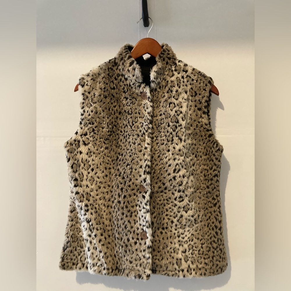 NWOT!! Coldwater Creek Animal Print Faux Fur Teddy zip front Vest